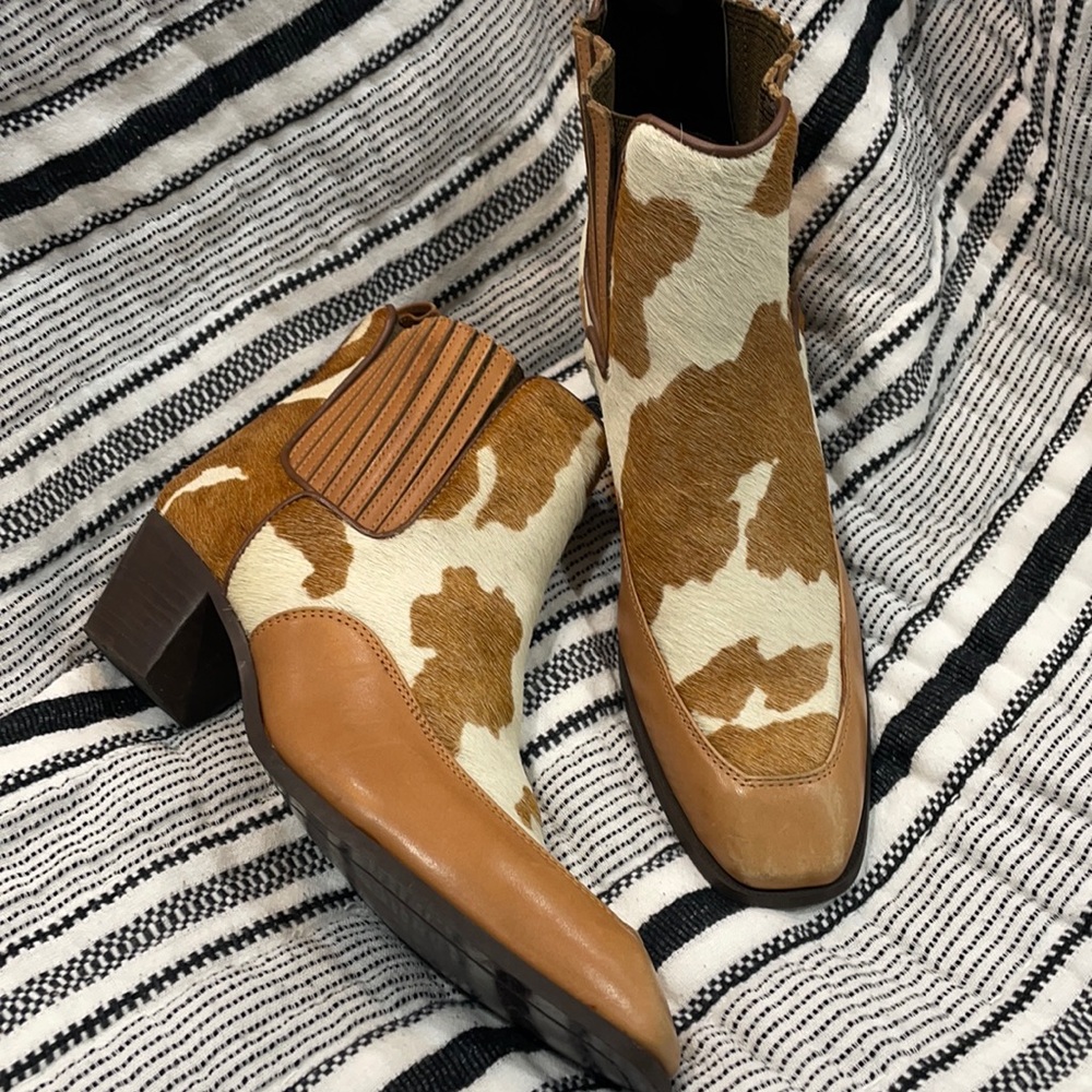 Dingo cowhide size 10 narrow boots,love them but too small